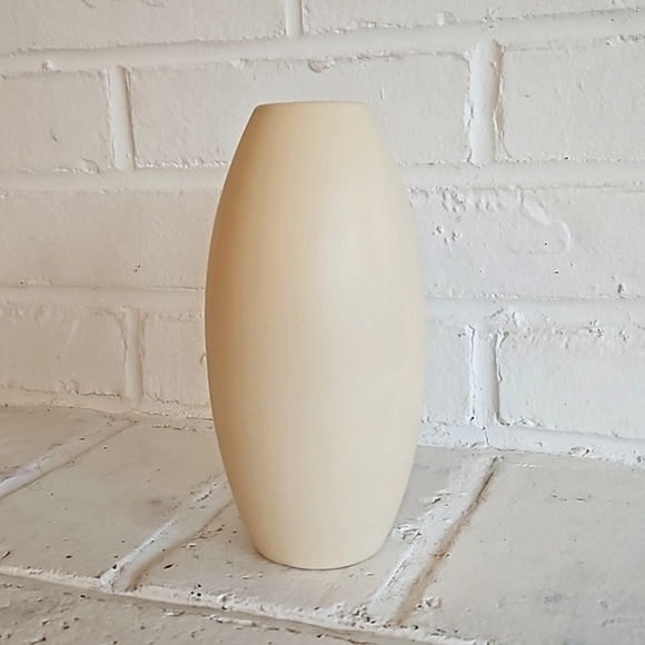 Handmade ASA ceramic vase cream - Picture 3 of 5
